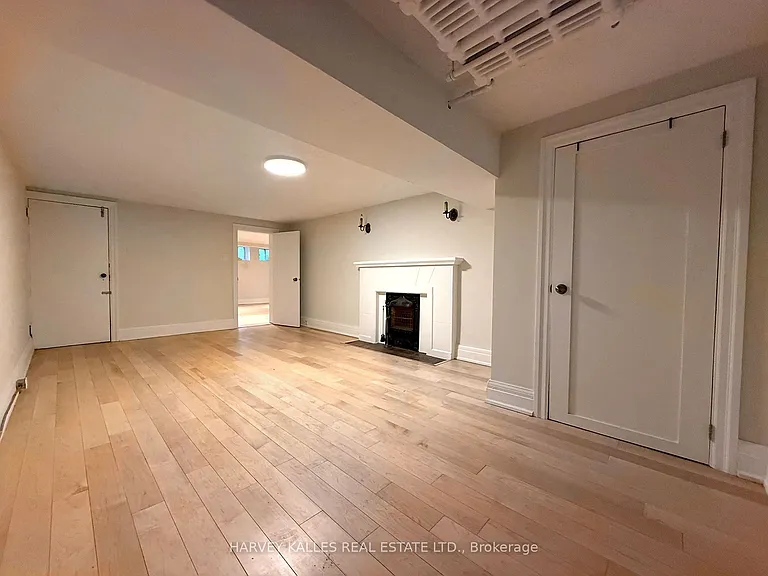 42 Glencairn Ave #BASEMENT — Photo 6