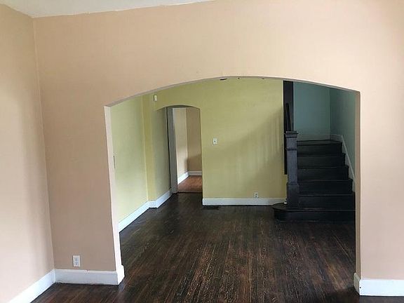 2nd image of 1556 Ringgold Ave