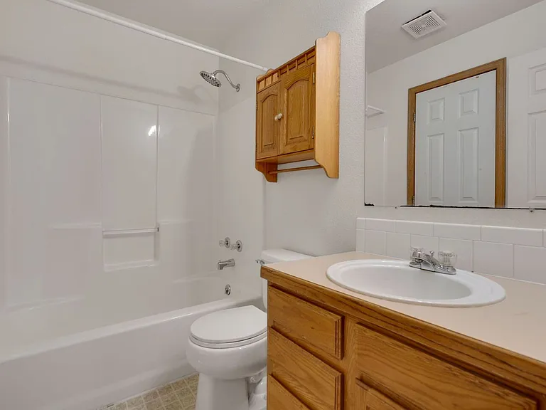 1385 Keywood Ct — Photo 10