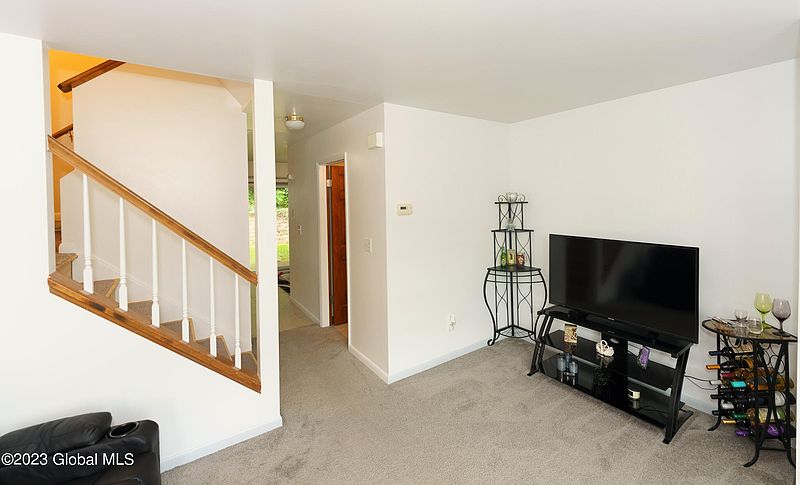 5th image of 30 Warsaw Avenue #3