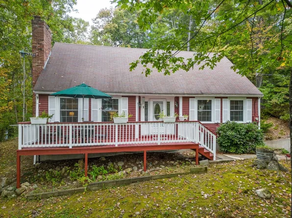 28 Pinnacle Street, Hooksett, NH 03106