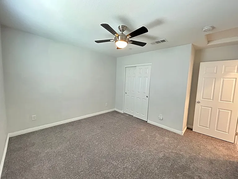 4552 Dover Straight St — Photo 10