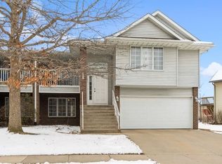 547 W Side Dr, Iowa City, IA 52246