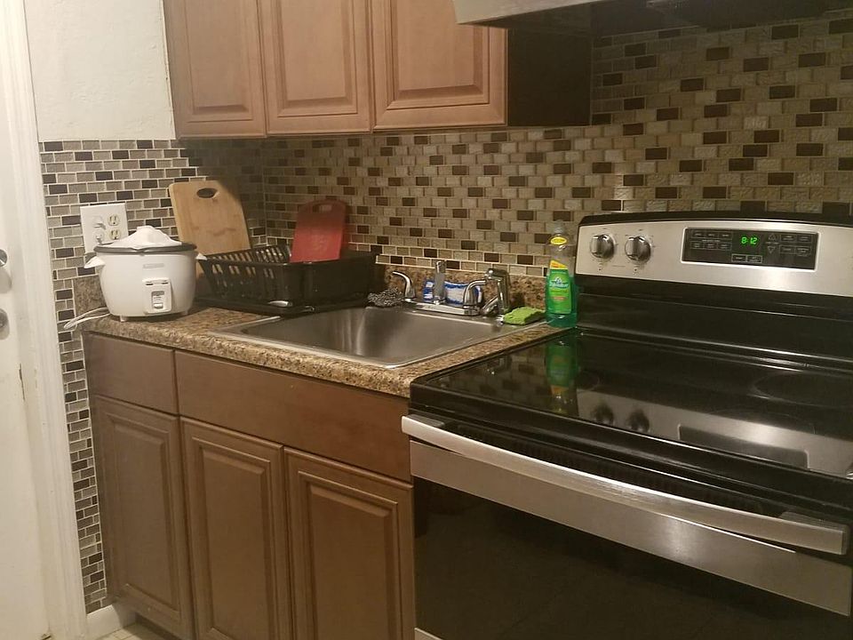 2nd image of 5511 SW 33rd St #1