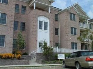 57 Ridgeview Ln, Mount Arlington, NJ 07856