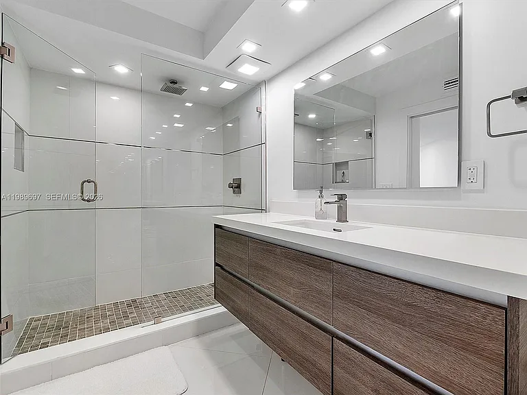 550 S Ocean Blvd #1509 — Photo 29