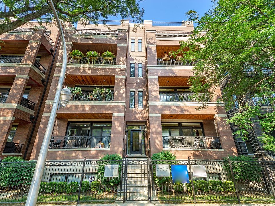 1st image of 2918 N Sheffield Ave APT 3N