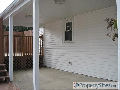 1st image of 1138 Lakeside Dr SE