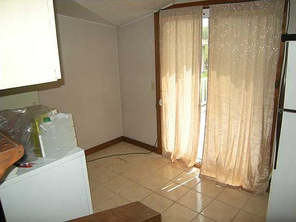 5th image of 6972 Tyler St