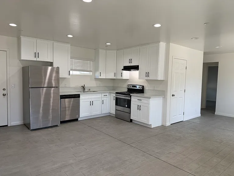 317 W Church Ave #A — Photo 5