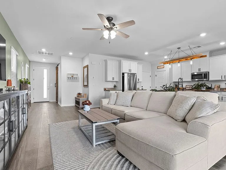 8866 Sasquatch Run Ave — Photo 2