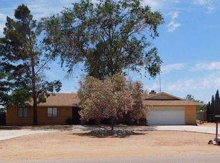 22149 Cholena Rd, Apple Valley, CA 92307