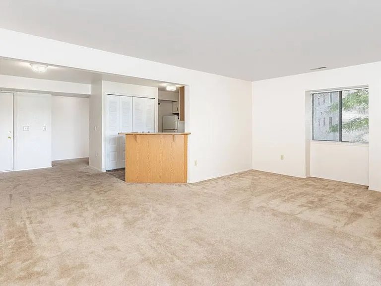 Oak Shores Apartments — Photo 12