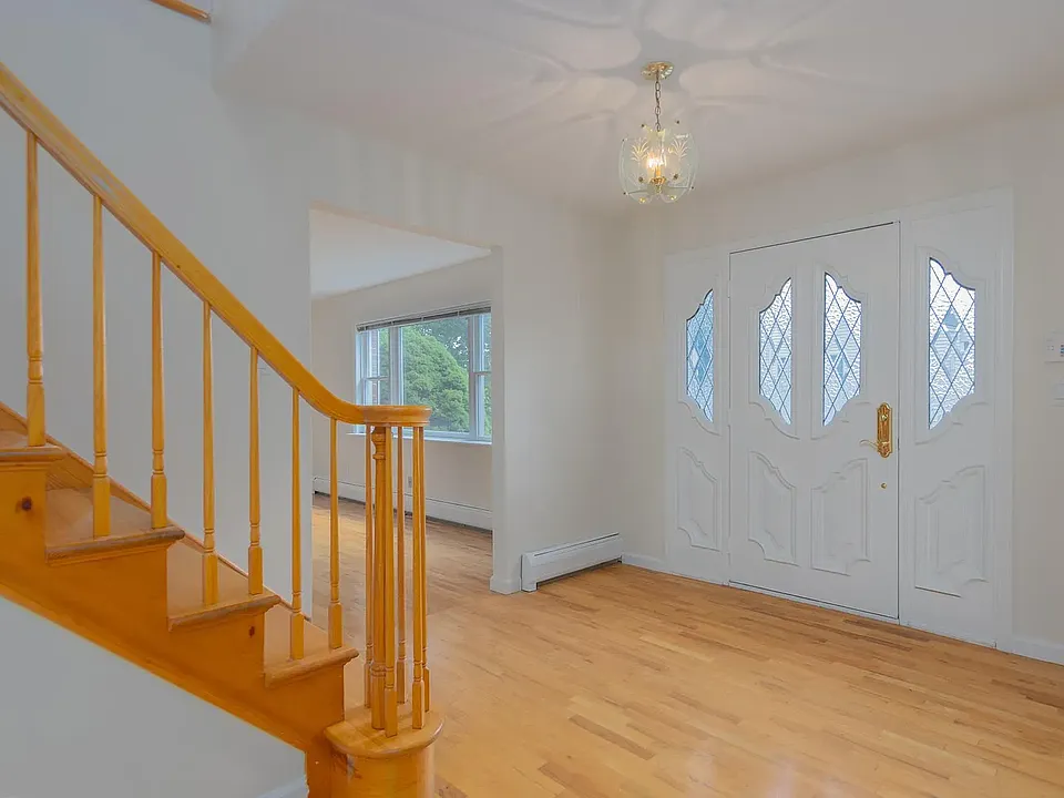 20 Madison Ct