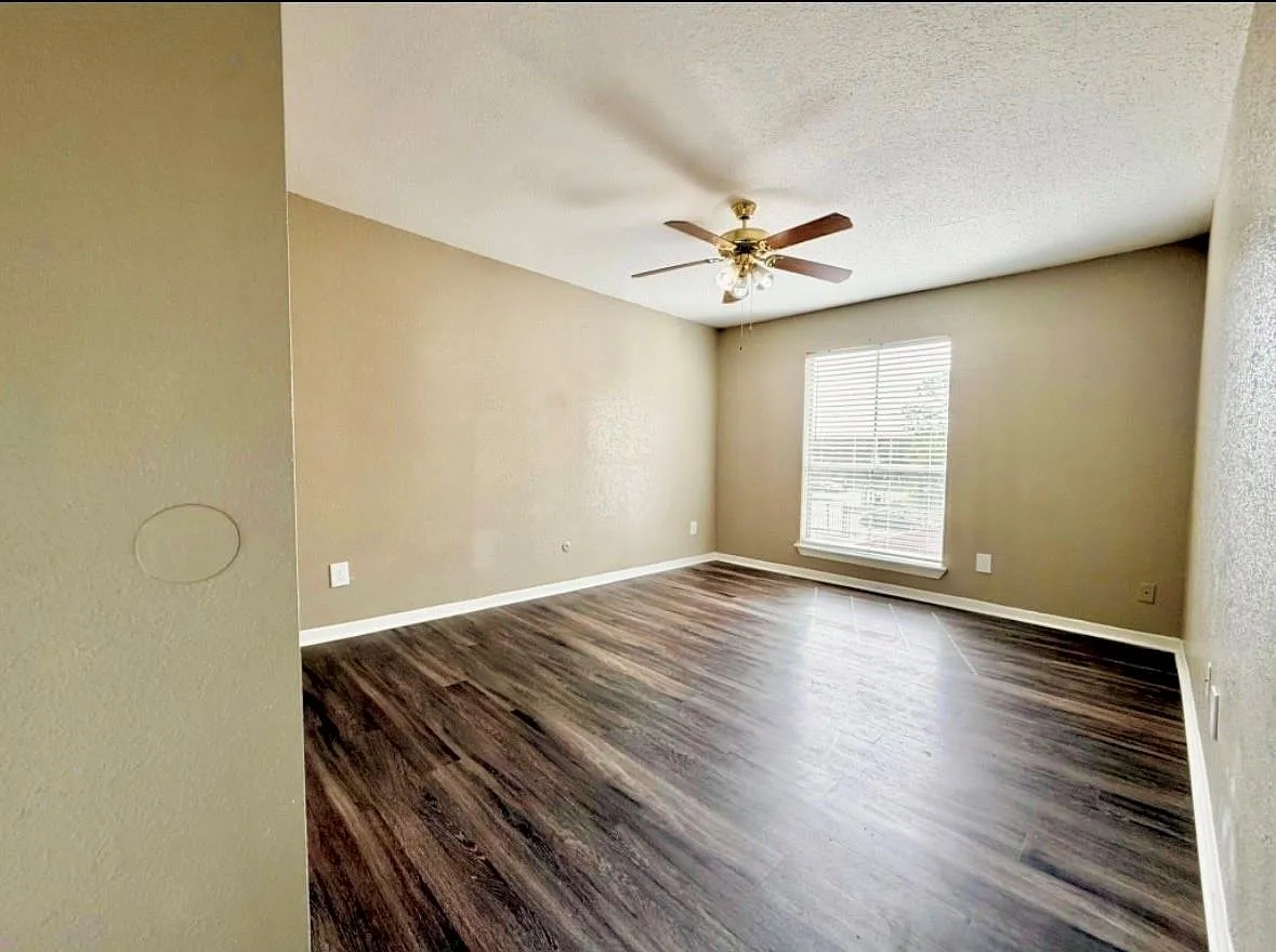 2 bed, 2.0 bath, 1014 sqft, $1,100 — Photo 3