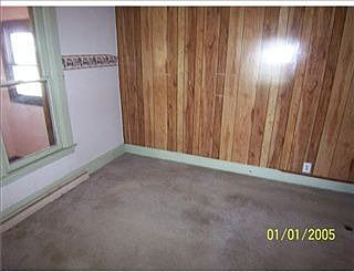 2nd image of 617 W 6th St