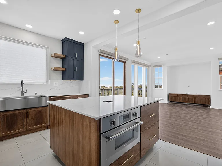 208 Goodwin Dr — Photo 17