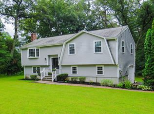 17 Stewart Rd, North Reading, MA 01864