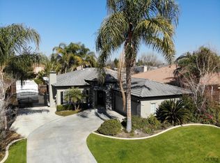 9810 Commodore Dr, Bakersfield, CA 93312