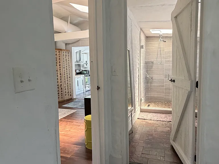 1218 NE 2nd Ave — Photo 10
