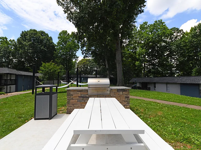 Grilling & picnic area