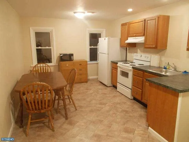 225 Anderson Ave photo 1