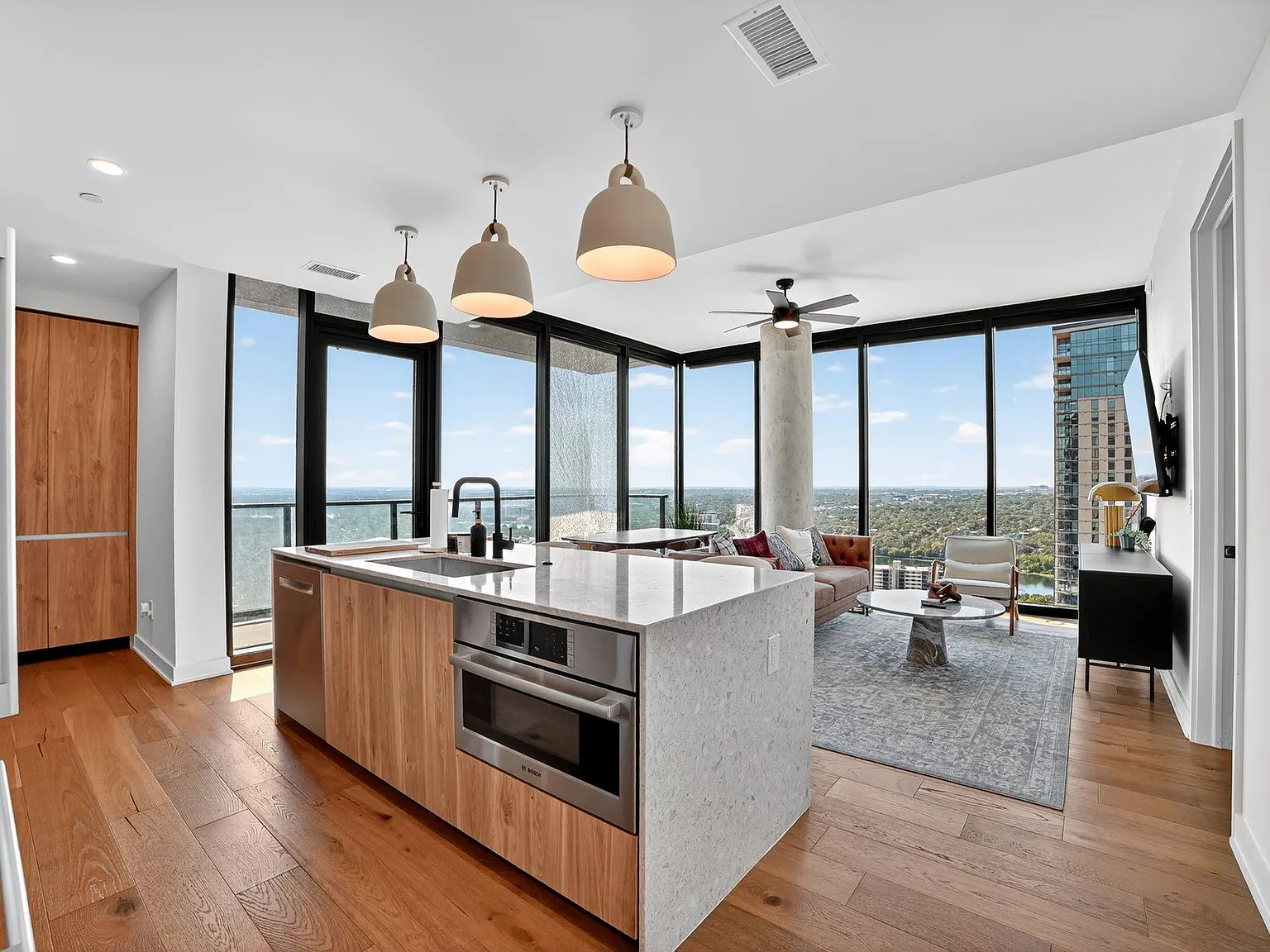 2 bed, 2.0 bath, 1224 sqft, $5,500 — Photo 4