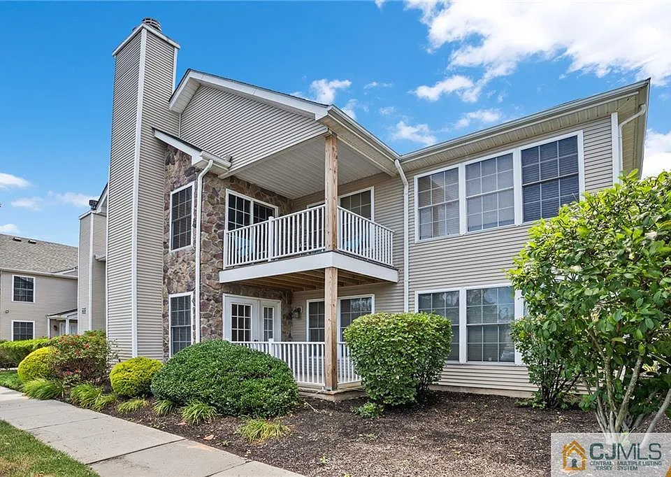27 Lackland Ave