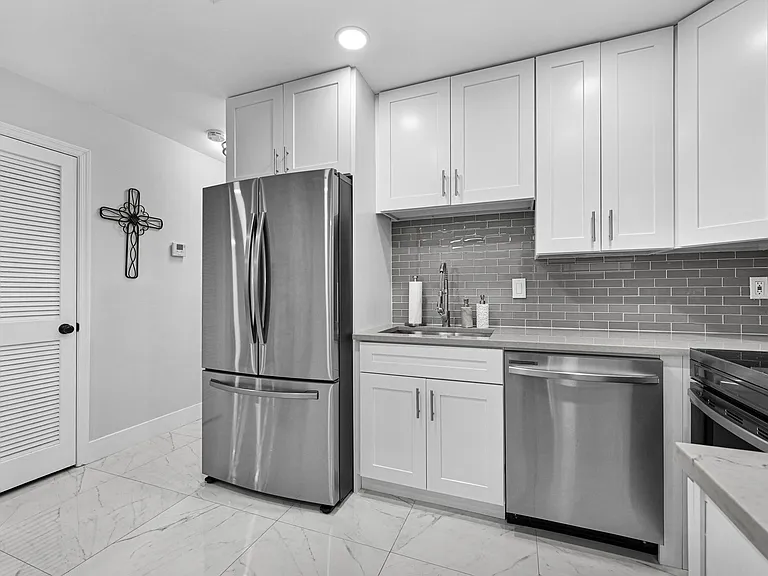 6279 Bay Club Dr #3 — Photo 24