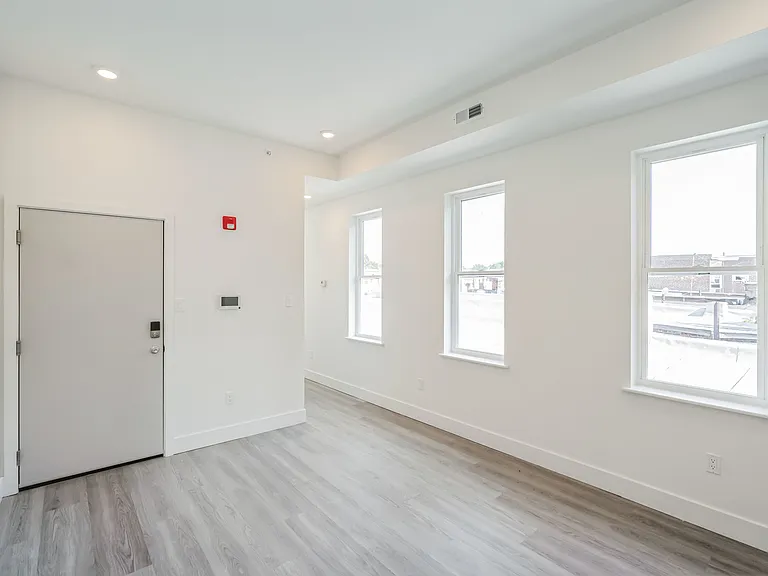 513 N 63rd St #4 — Photo 29