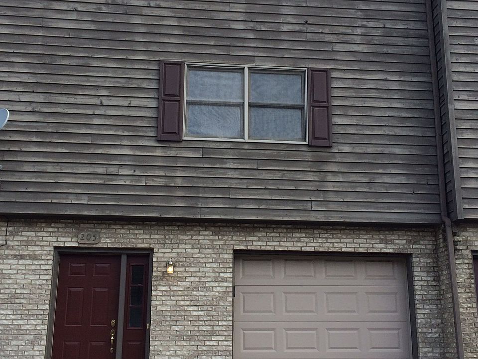 1car garage,2 front spaces