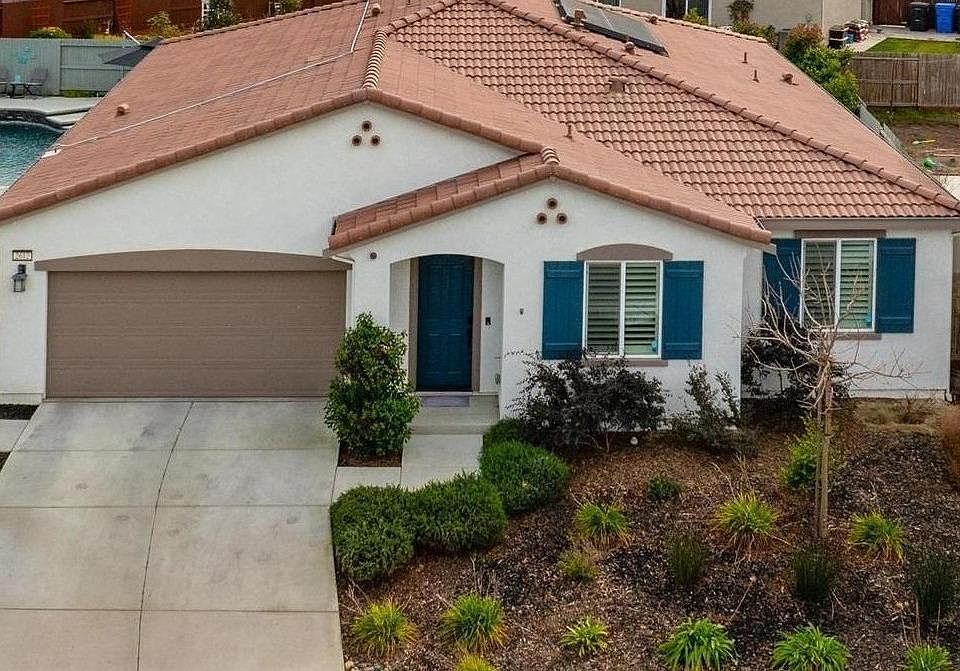 1st image of 2612 Deer Grass Dr
