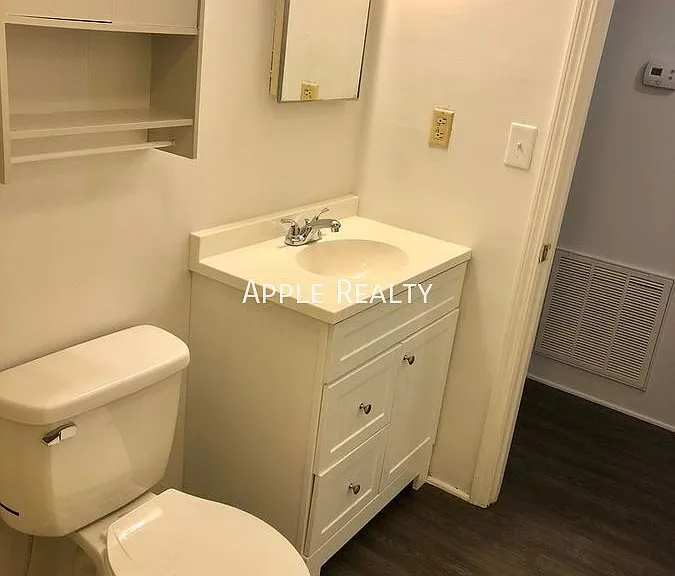 1025 Klyce St #3 — Photo 6