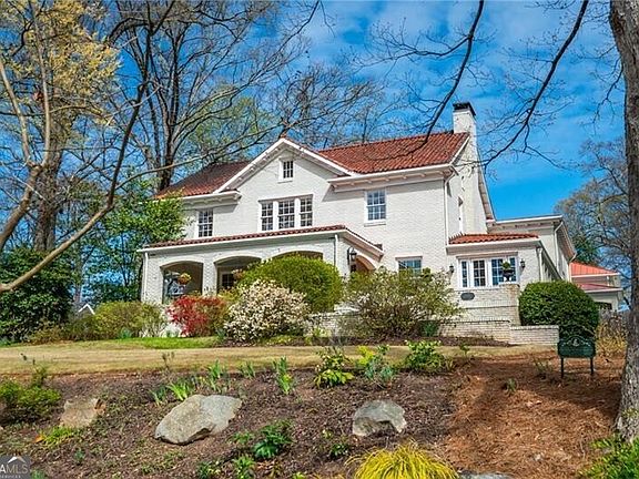 3rd image of 1196 Fairview Rd NE