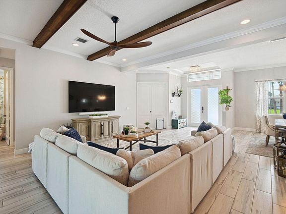 4th image of 3058 SW Savona Boulevard