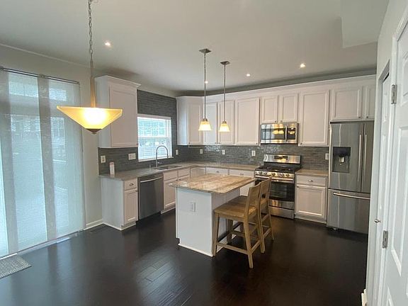 3rd image of 12502 Royal Crown Dr