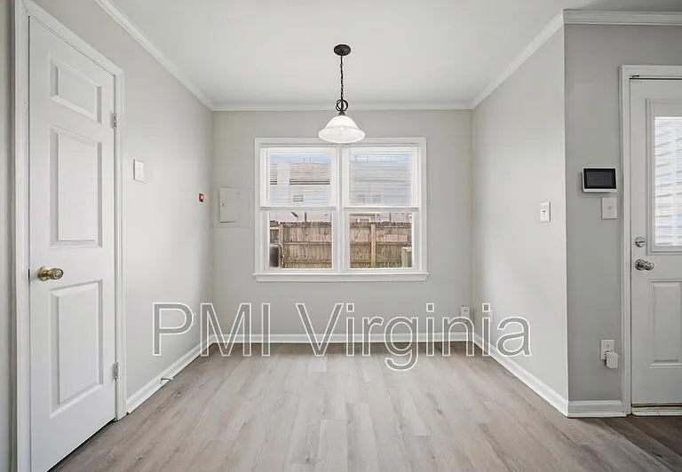 1151 Hillock Xing — Photo 13