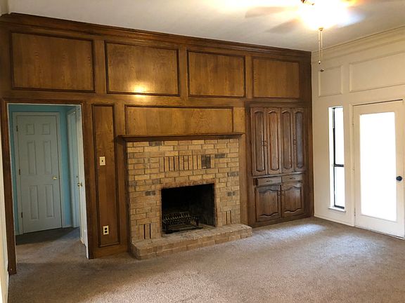 4th image of 10601 Oak Creek Dr