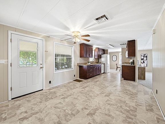 5th image of 1000 Walker St Lot 160