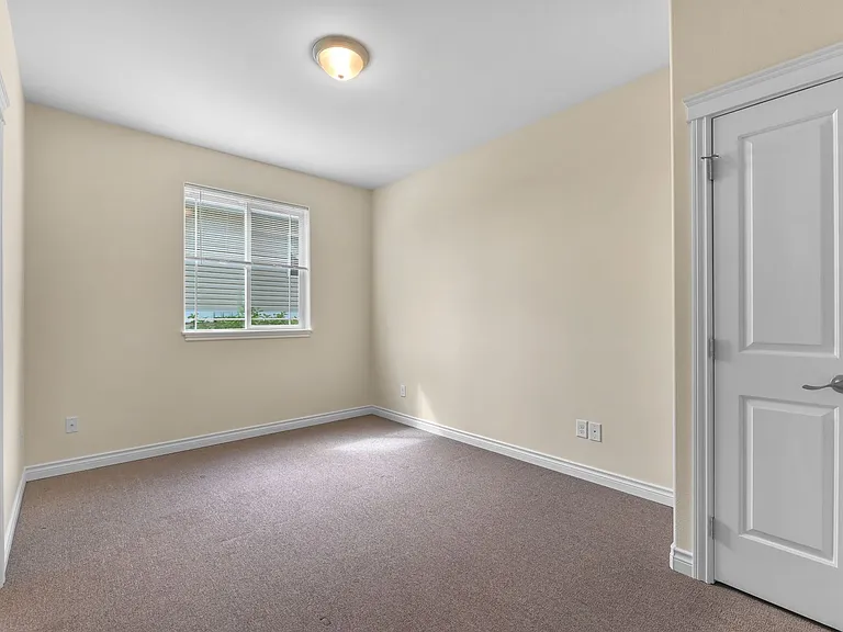 5760 Legoe Ave — Photo 18