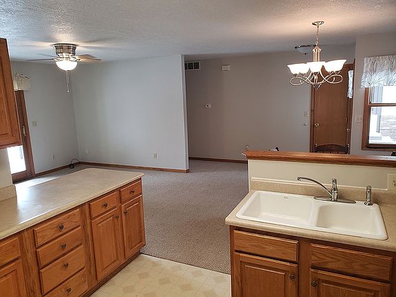 3rd image of 263 Wildwood Dr