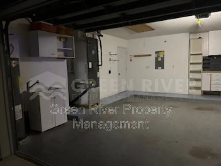 1559 Lakeway Dr — Photo 32