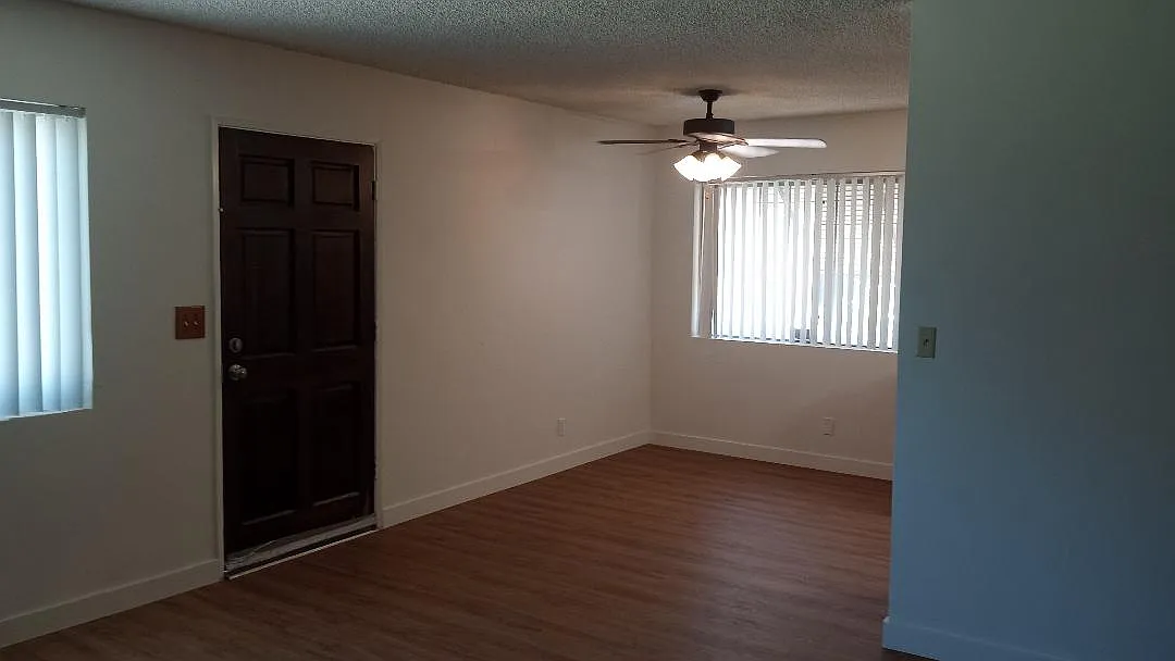 2 bed, 1.5 bath, 1150 sqft, $2,200 — Photo 2