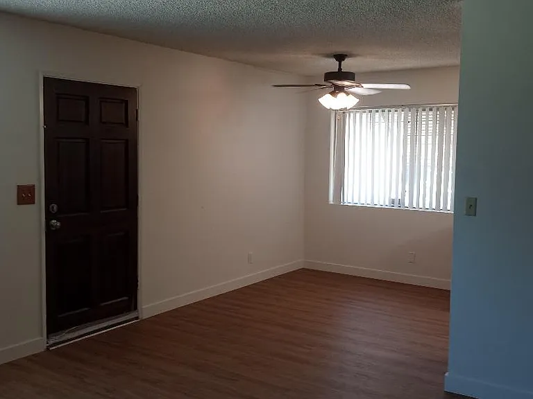 444 Tyler Way #A — Photo 2