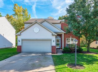 665 Oxford Dr, Broadview Heights, OH 44147