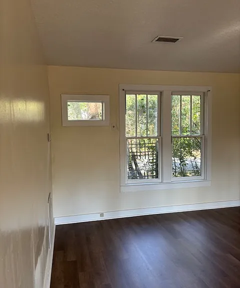 904 Lilly St #HALF — Photo 1