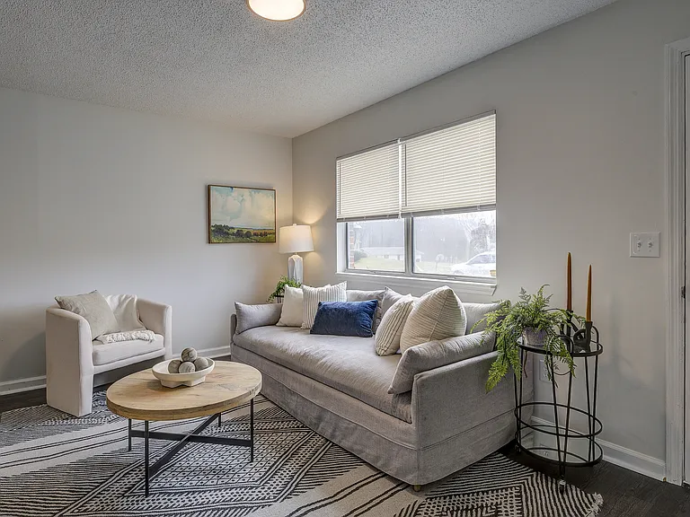 714 N North St #6 — Photo 3