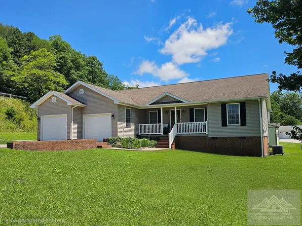111 Cloverleaf Ln, Princeton, WV 24739