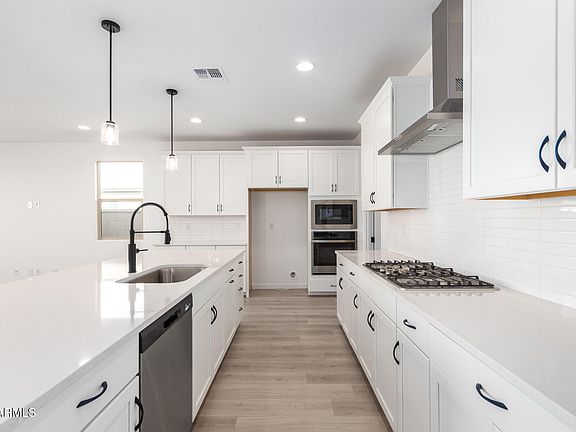 4th image of 40386 W MICHAELS Drive