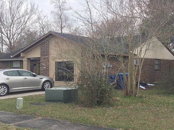 2nd image of 201 Chaumont Dr